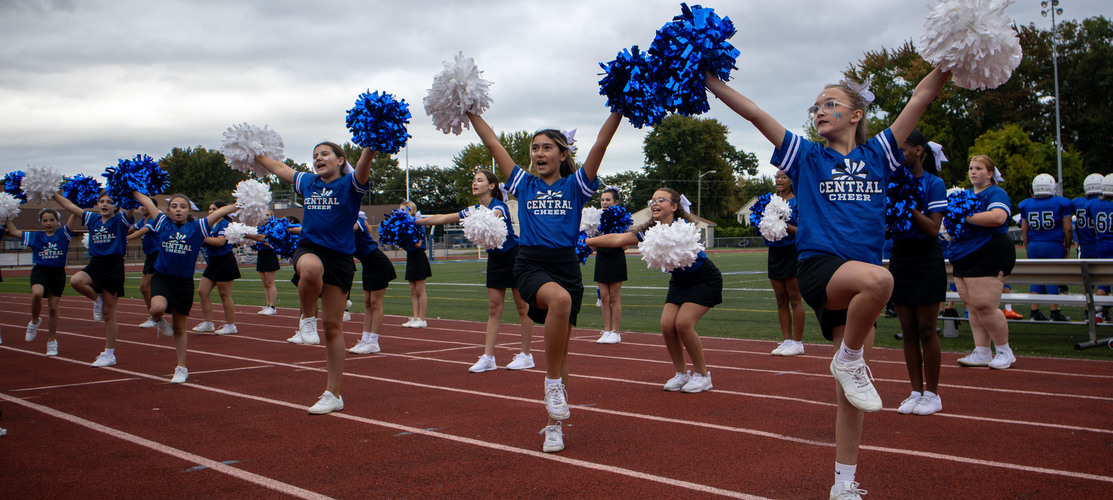 Middle School Cheerleaders at Middle School Central Football Game